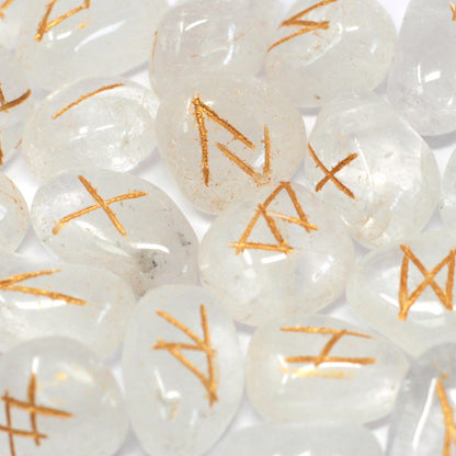 Jeu de Runes en Pierres Naturelles — Cristal de Roche Pur
